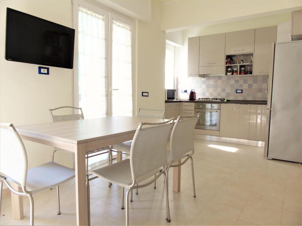Pietra Home, Posto Auto, Ac ,Wifi, 150Mt Dal Mare Pietra Ligure Buitenkant foto