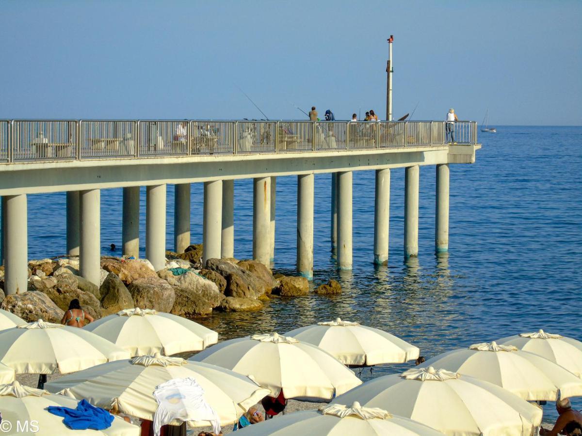 Pietra Home, Posto Auto, Ac ,Wifi, 150Mt Dal Mare Pietra Ligure Buitenkant foto