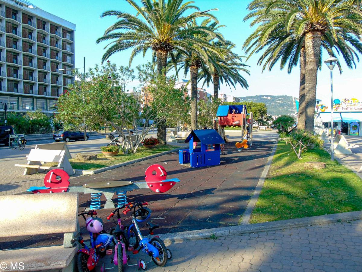 Pietra Home, Posto Auto, Ac ,Wifi, 150Mt Dal Mare Pietra Ligure Buitenkant foto