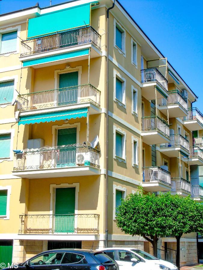 Pietra Home, Posto Auto, Ac ,Wifi, 150Mt Dal Mare Pietra Ligure Buitenkant foto